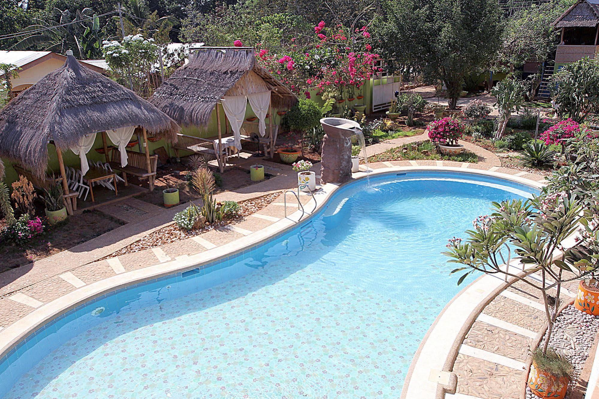 Oyo 644 Flower Garden Puerto Princesa Dış mekan fotoğraf